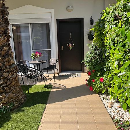 Elegant Glyfada Apartment-Private Garden-Near Metro Athens Exterior photo